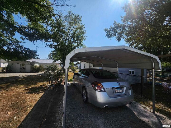 Property Photo: 118 Missouri Street IL 62274