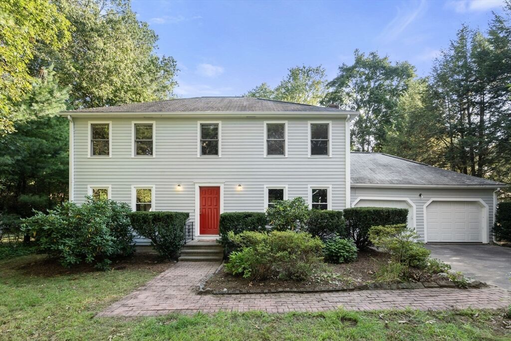 Property Photo:  28 Knollwood Ln  MA 01778 