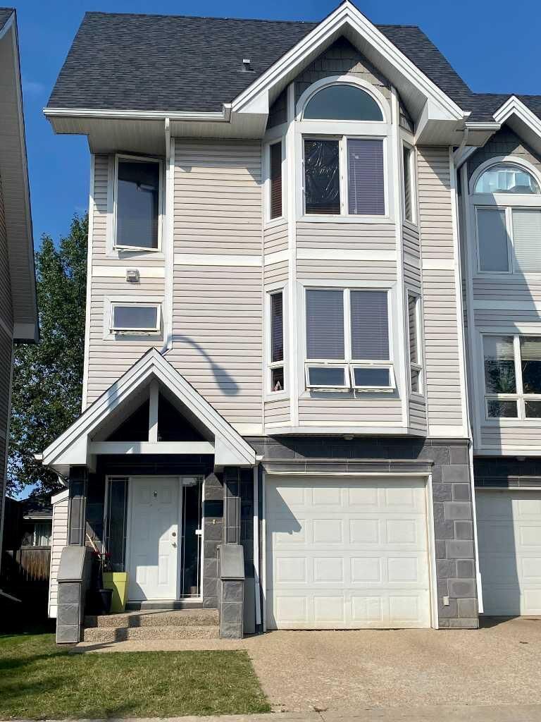 Property Photo:  98 Wilson Drive 17  AB T9H 0A1 