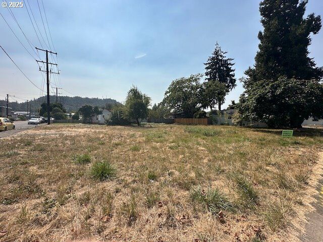 1483 Main St  Springfield OR 97477 photo