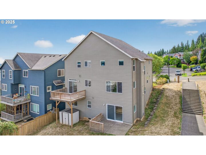Property Photo: 12818 SE Meadehill Ave OR 97086