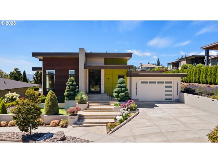 Property Photo: 1504 SE Hawks View Ct WA 98664
