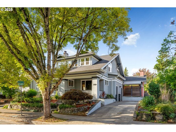 Property Photo: 3455 NE Tillamook St OR 97212