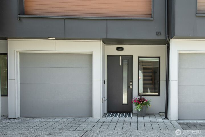 Property Photo:  123  20th Avenue  WA 98122 