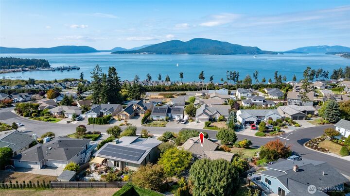 Property Photo: 4218 Glasgow Way WA 98221