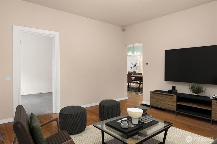 Property Photo: 512 Williams Avenue N WA 98057