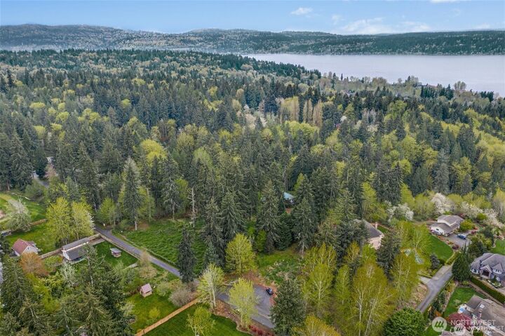 Property Photo:  505  208th Avenue SE  WA 98074 