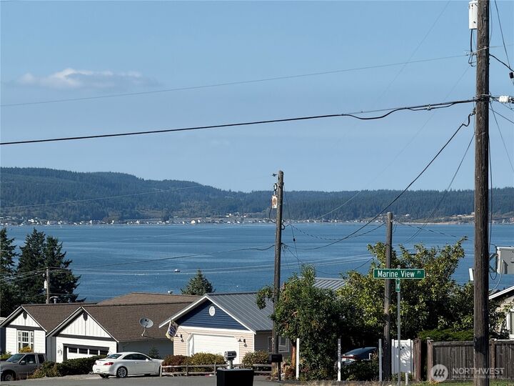 Property Photo: 1870 Edgewood Drive WA 98282