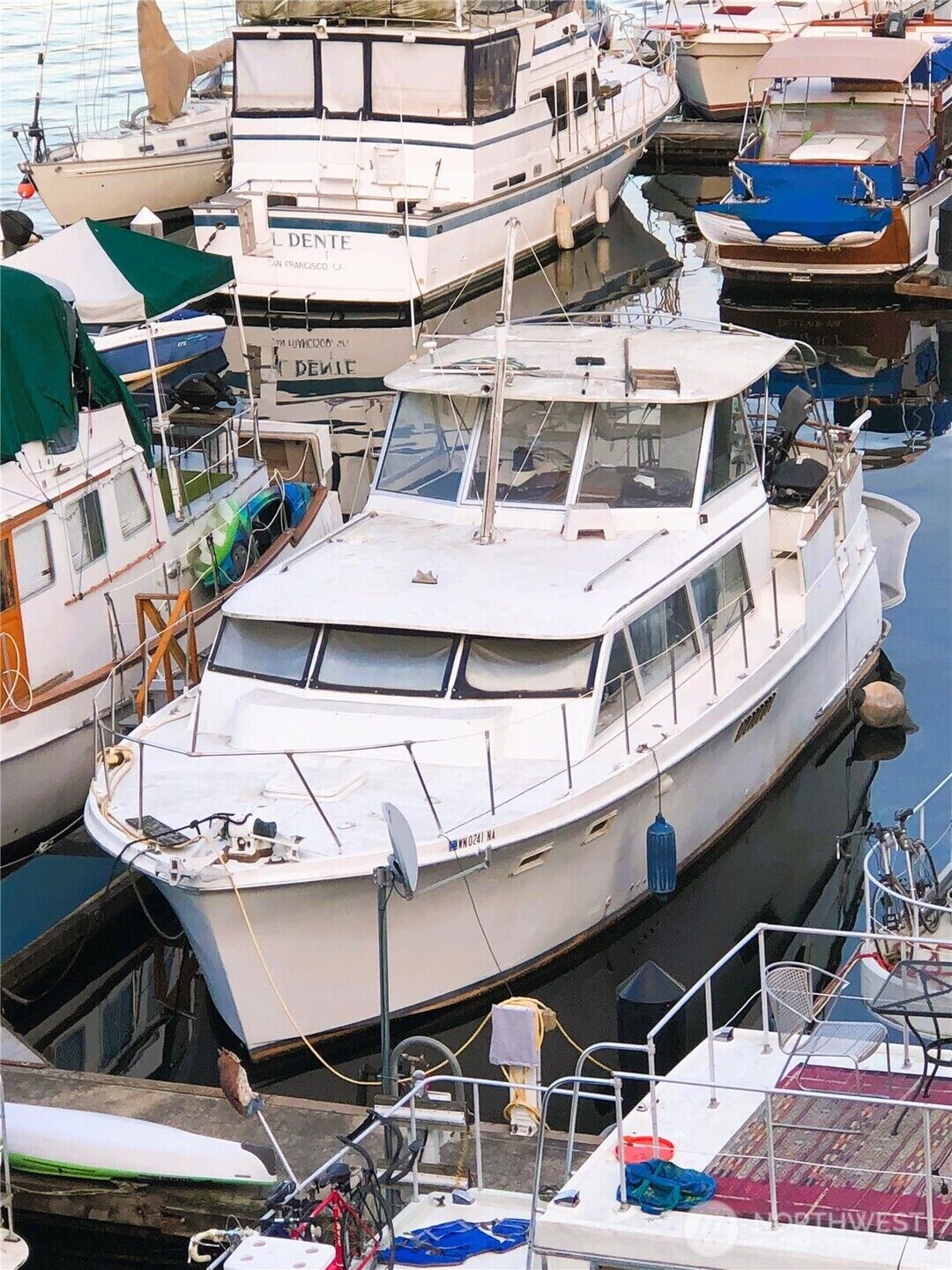 Property Photo: 2040 Westlake Avenue N 10 WA 98109