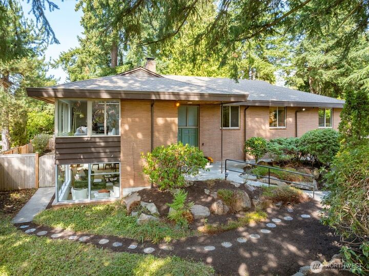 Property Photo: 422 NW 196th Place WA 98177