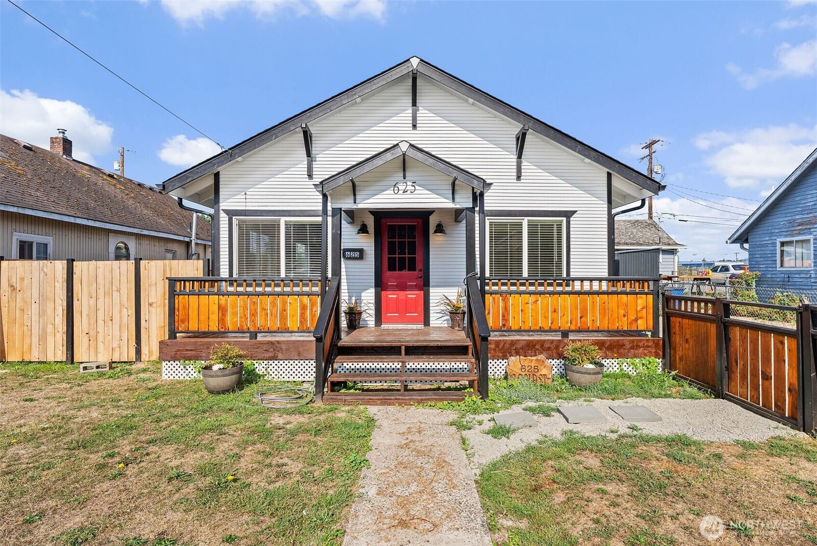 Property Photo:  625 S Gold Street  WA 98531 