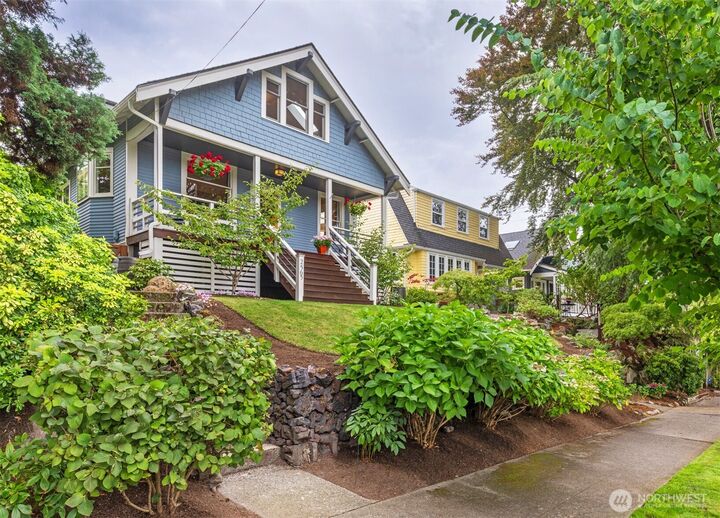 2565  4th Avenue W  Seattle WA 98119 photo