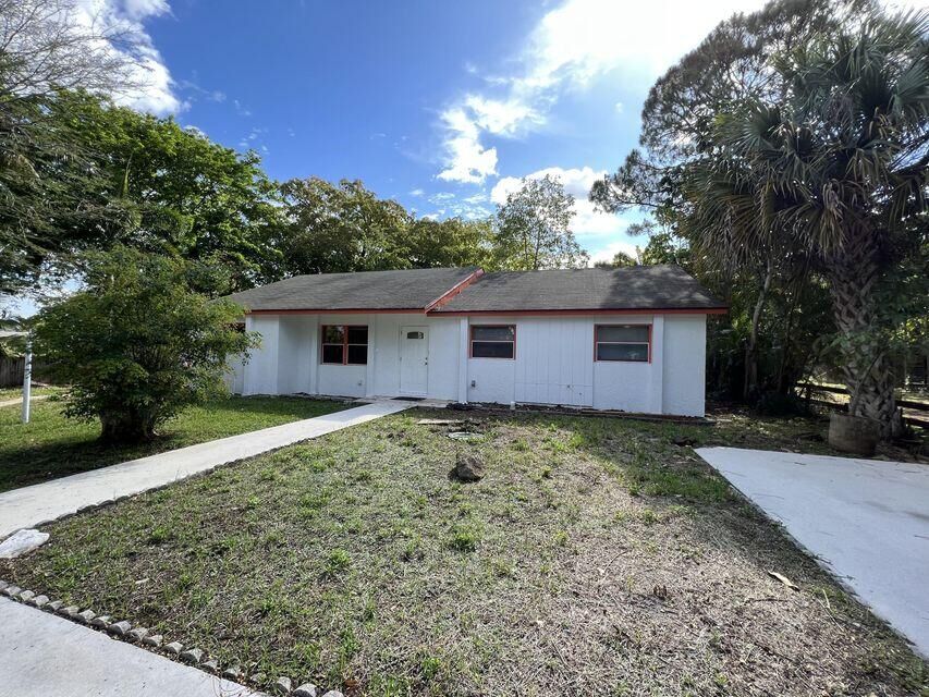 Property Photo:  5170 2nd Road  FL 33467 