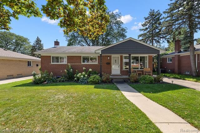 Property Photo:  31743 Summers Street  MI 48154 