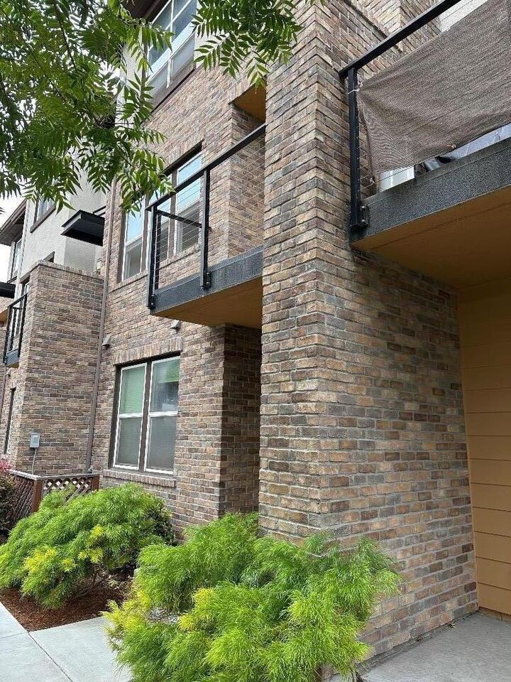 Property Photo:  542 Santa Maria Terrace 3  CA 94085 