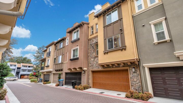 Property Photo:  647 Alamo Court  CA 94043 