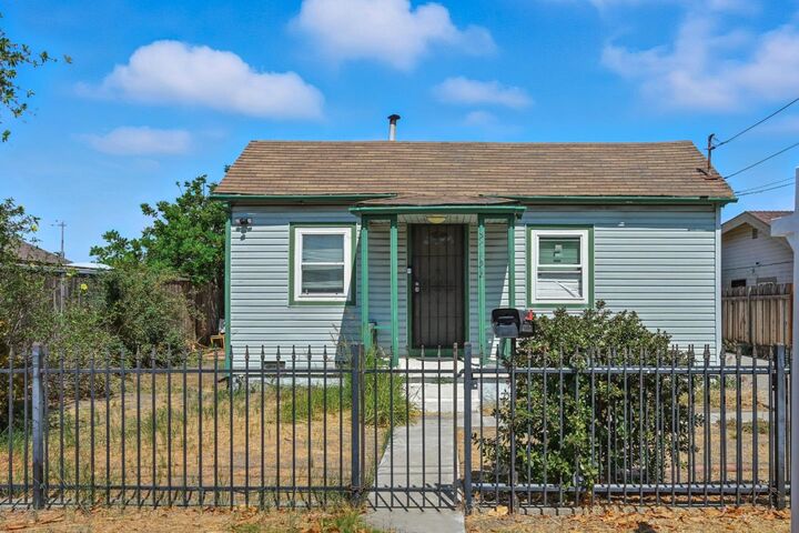 Property Photo:  37136 Magnolia Street  CA 94560 