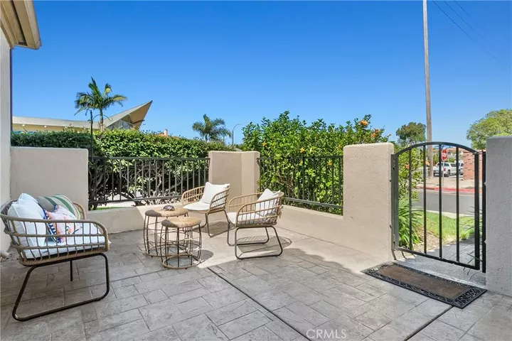 Property Photo: 704 Lake Street 61 CA 92648