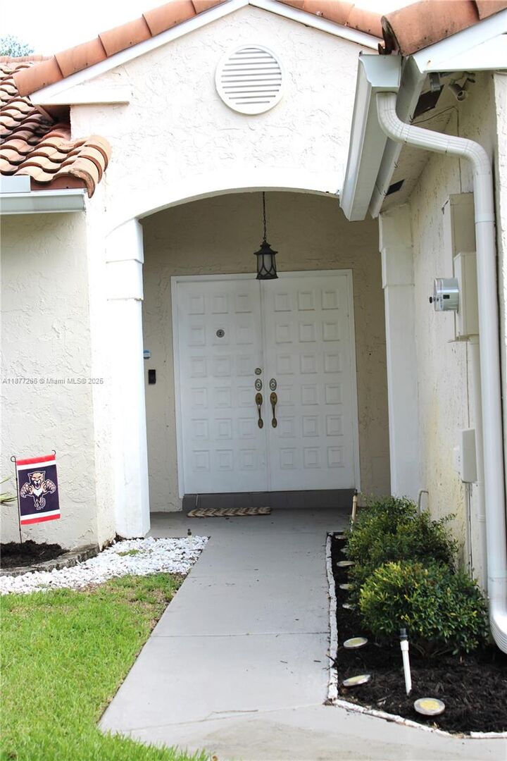 Property Photo:  9588 NW 9th Ct  FL 33324 