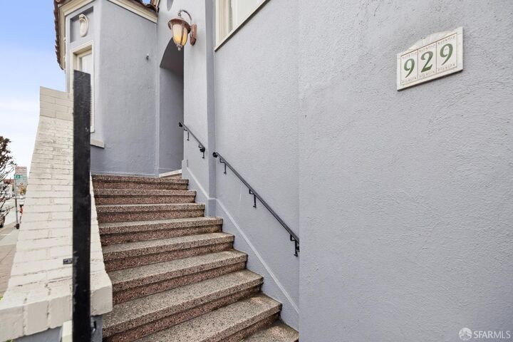 Property Photo: 929 Bay Street CA 94109