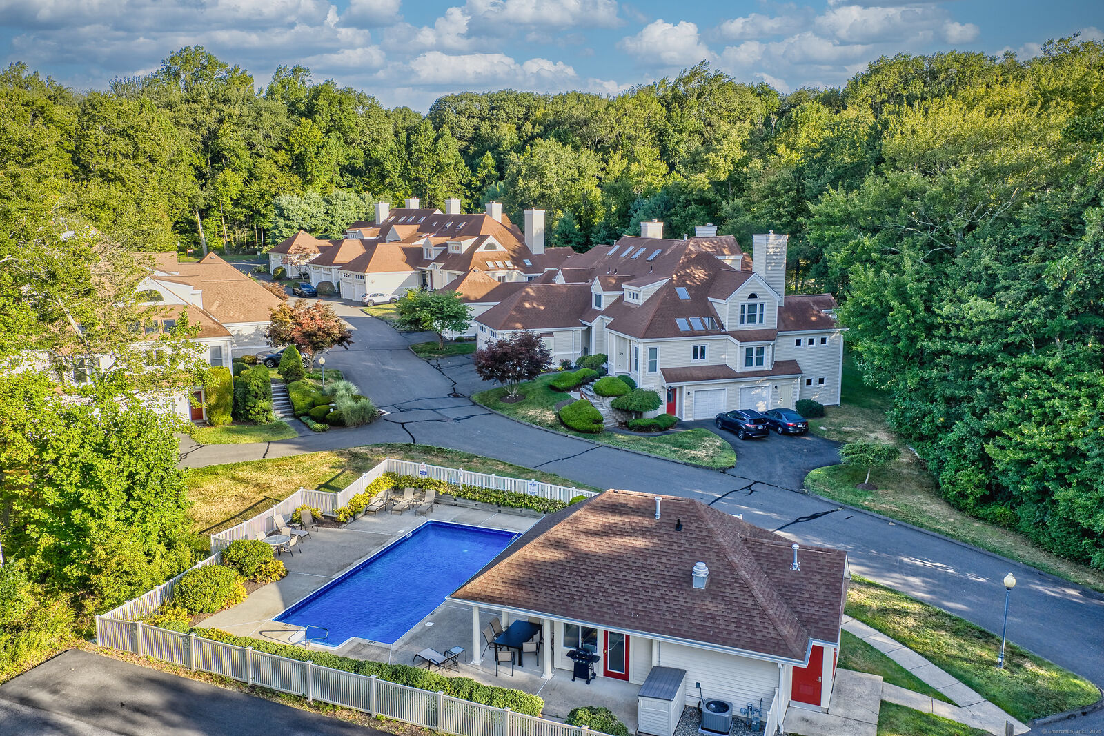 Property Photo:  244 Summerfield Gardens 244  CT 06484 