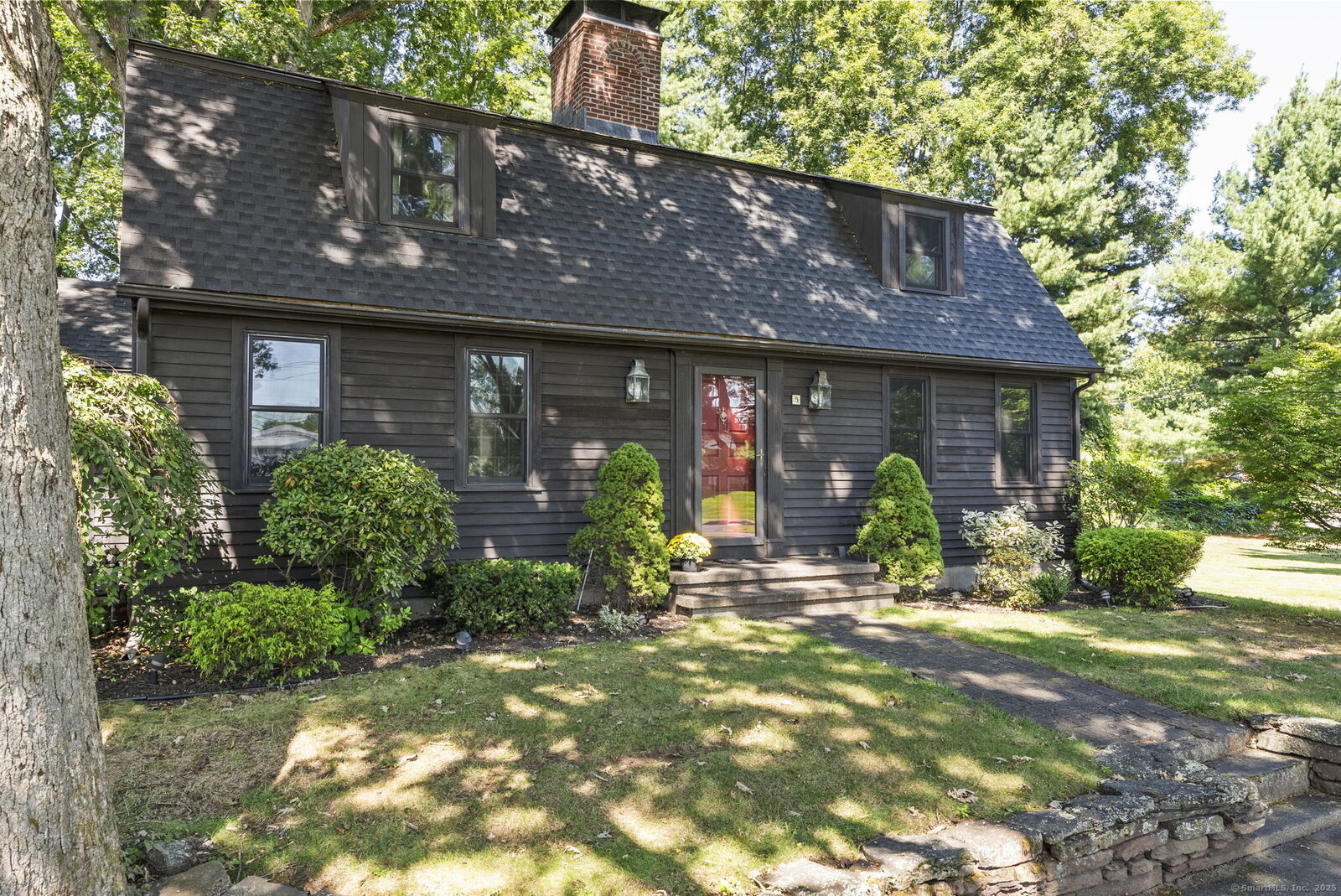 Property Photo:  5 Robeth Lane  CT 06109 