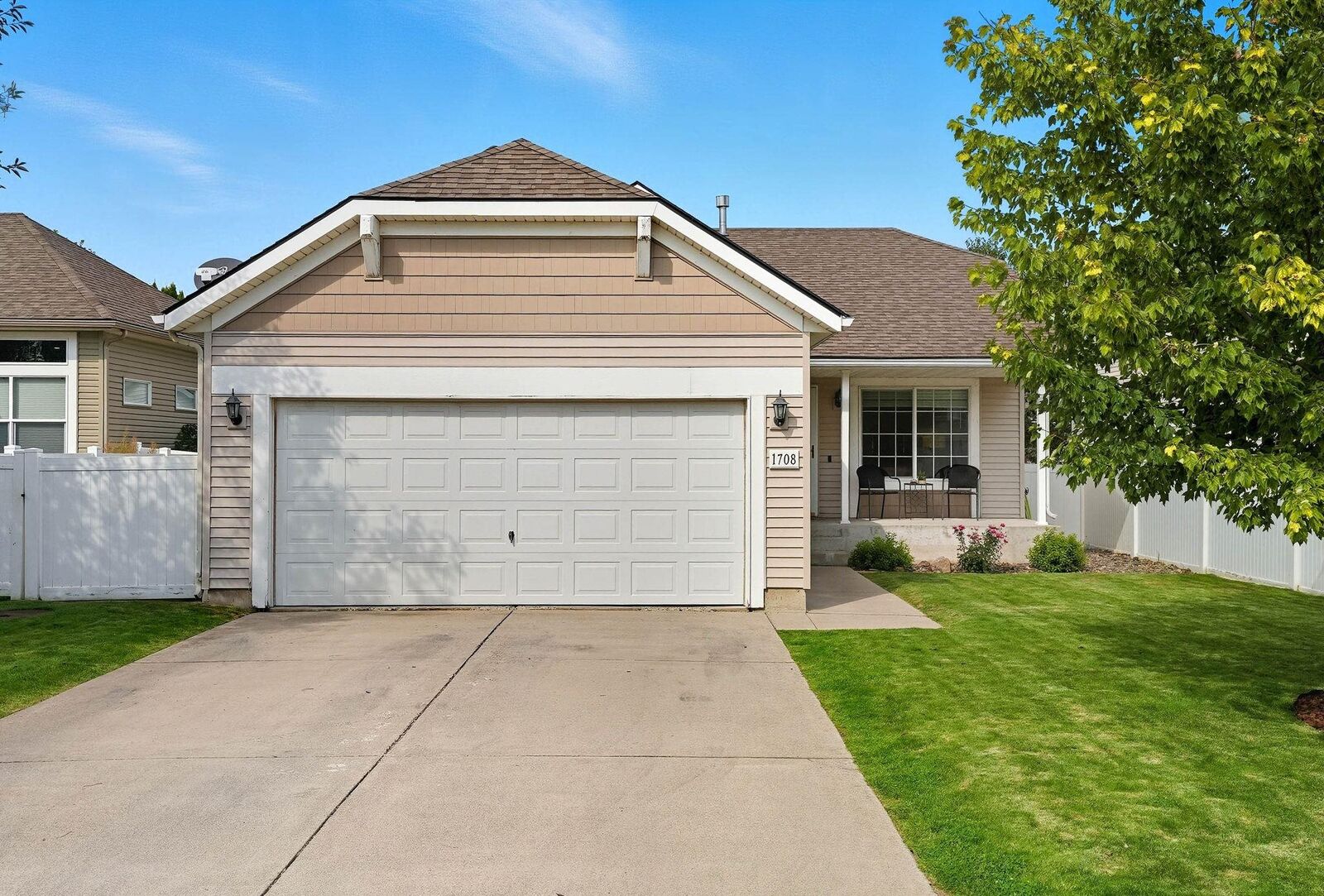 Property Photo:  1708 W Cimarron Ln  WA 99208 