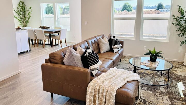 Property Photo:  824 E K St  WA 99006 