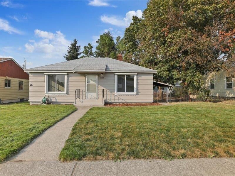 Property Photo:  2228 W Everett Ave  WA 99205 