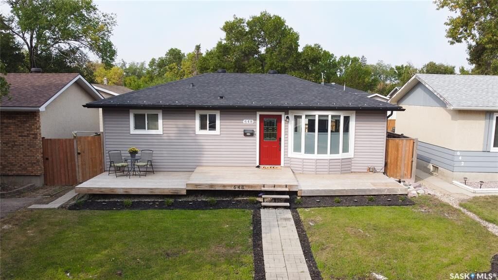 Property Photo:  648 Sneddon Street  SK S4T 6G9 