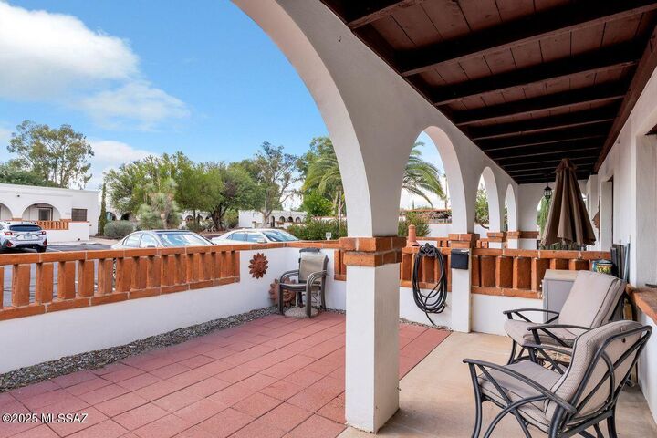 Property Photo:  437 S Paseo Cerro B  AZ 85614 