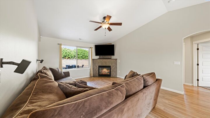 Property Photo:  6307 Pimlico Dr  WA 99301-6038 