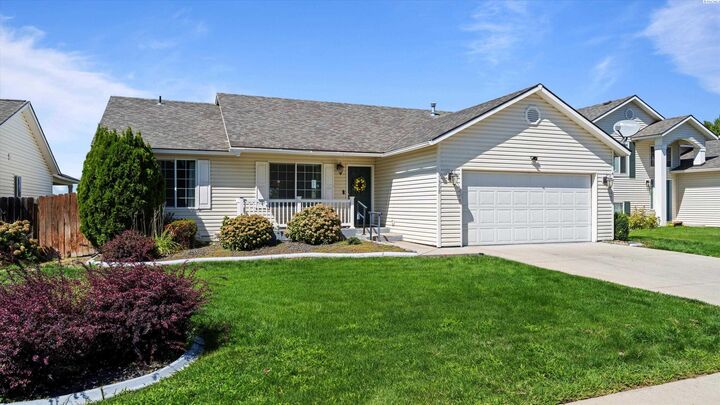 Property Photo: 5308 Westminster Ln WA 99301