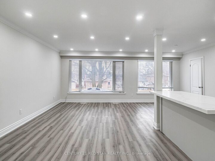 Property Photo:  80 Coral Gable Drive  ON M9M 1P1 