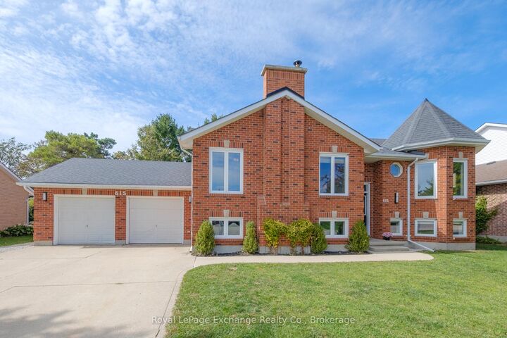 Property Photo:  615 Lynden Crescent  ON N2Z 3A9 