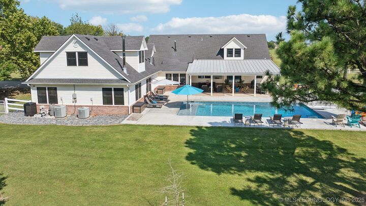 Property Photo:  19700 E 600 Road  OK 74036 