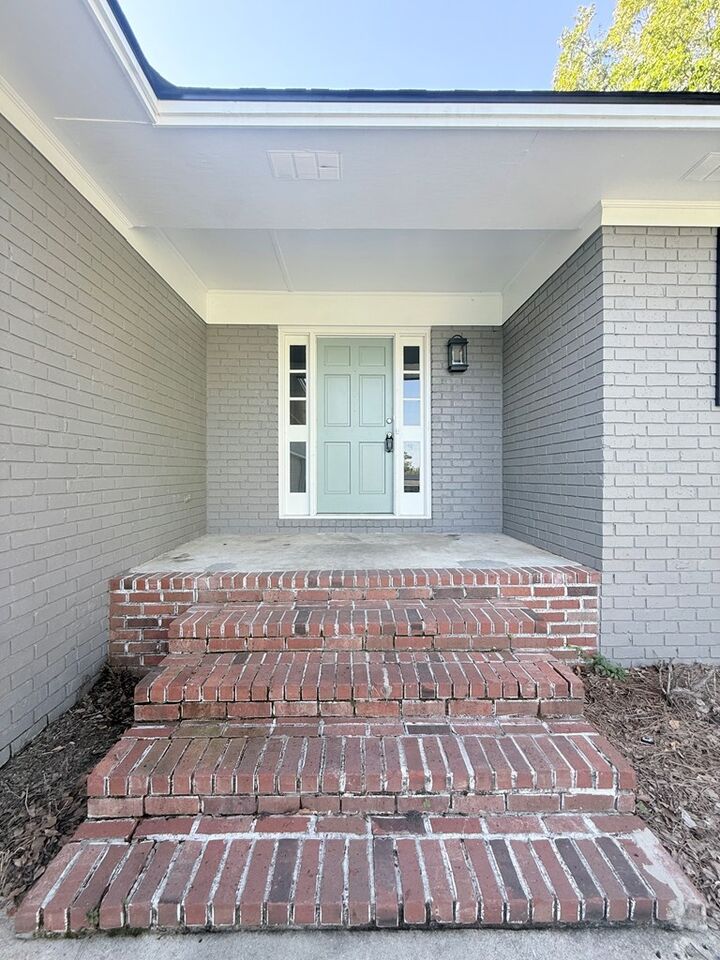 Property Photo: 111 Fairway Drive GA 31605