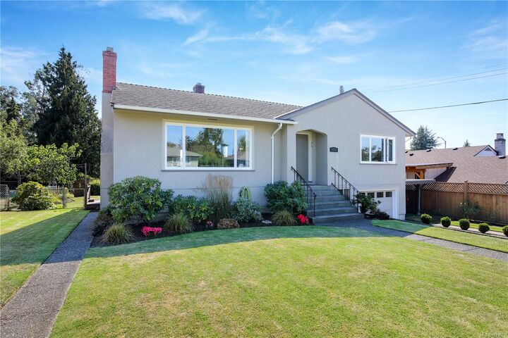 1771 Veda Pl  Saanich BC V8P 1G1 photo