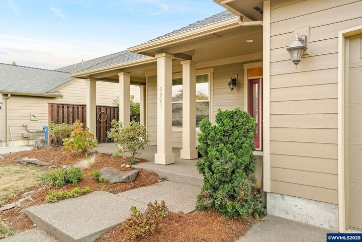 Property Photo: 9920 Puma St OR 97325
