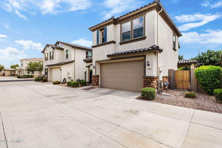 Property Photo:  77 E Constitution Drive  AZ 85296 
