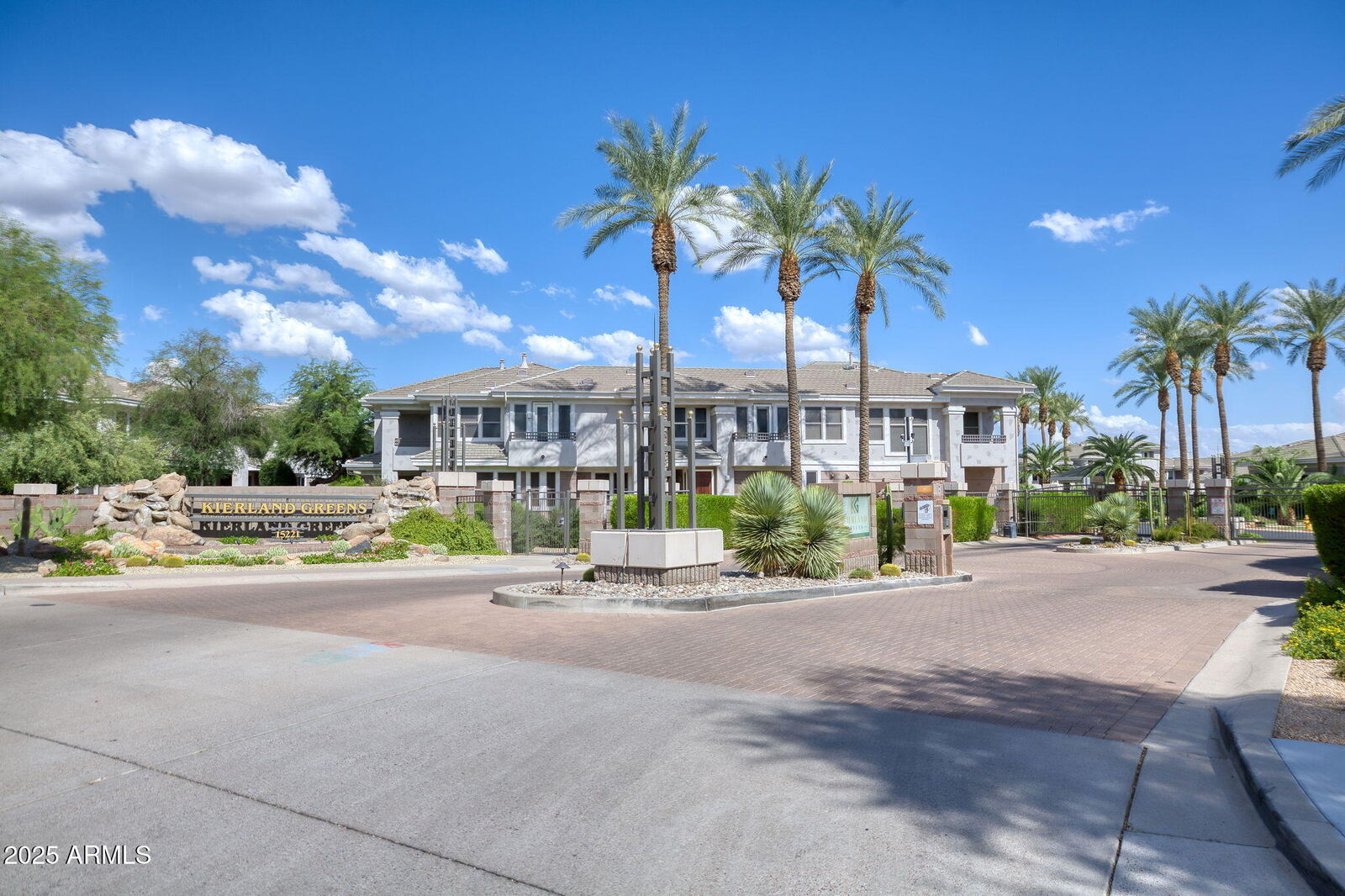 Property Photo:  15221 N Clubgate Drive 2028  AZ 85254 
