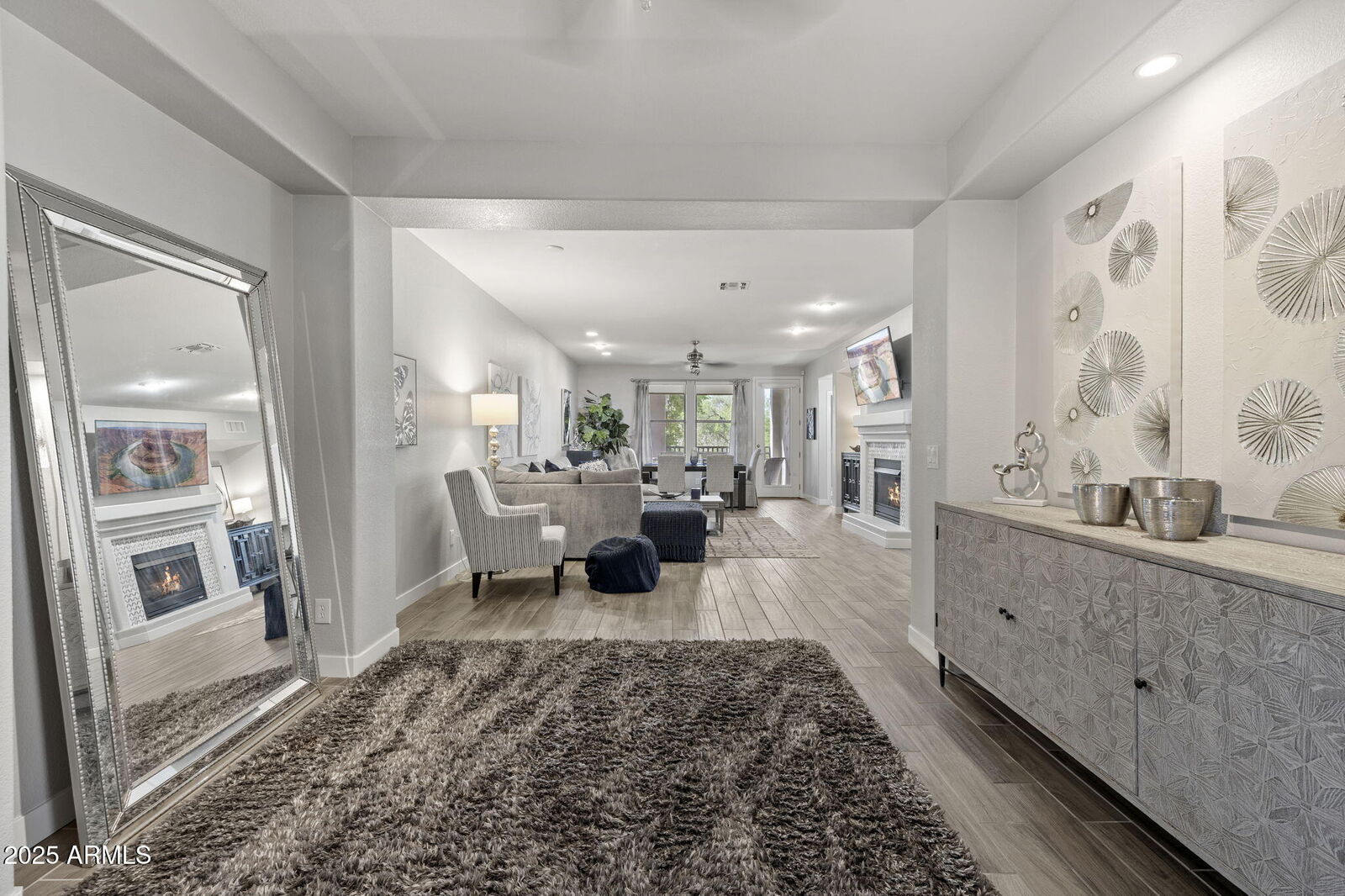 Property Photo: 15221 N Clubgate Drive 2028 AZ 85254