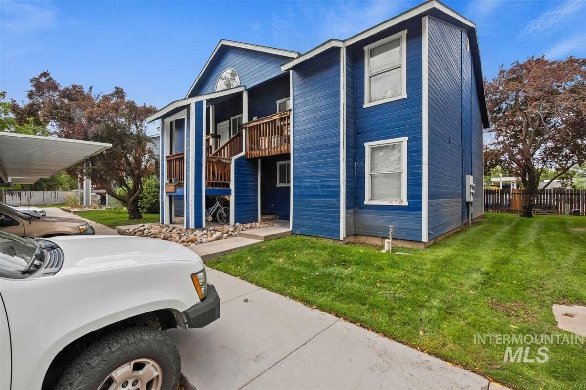 Property Photo:  33 S Mike St  ID 83706 