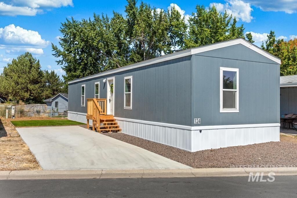 Property Photo:  424 W Cherry Ln #124  ID 83642 