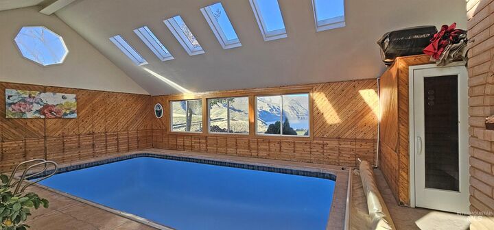 Property Photo:  531 Silcott Road  WA 99403 