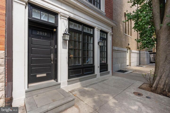 Property Photo:  2019 Rittenhouse Square  PA 19103 