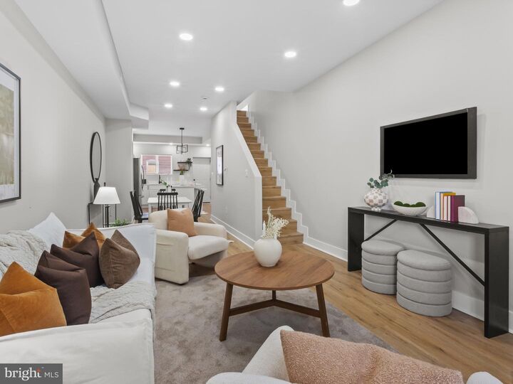 Property Photo:  5 N Clinton Street  MD 21224 