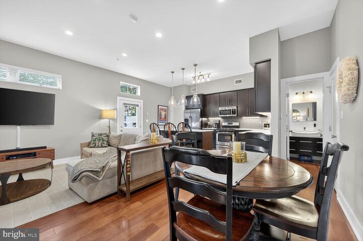 Property Photo: 762 Park Road NW 7 DC 20010