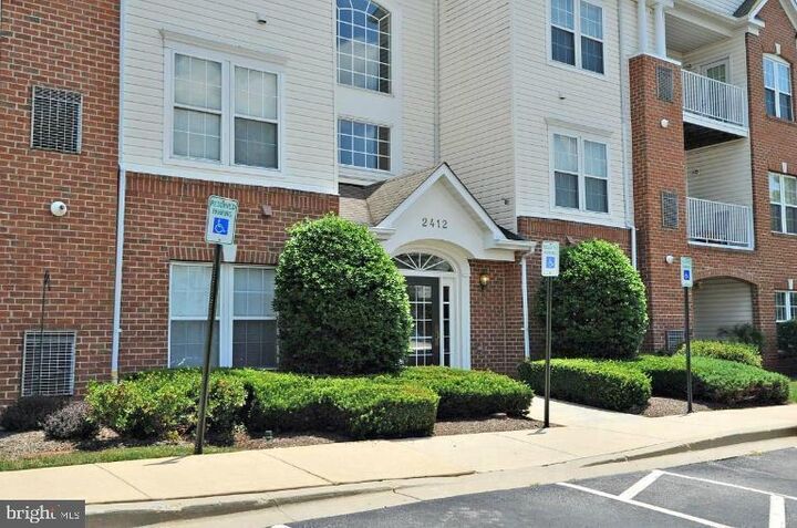 Property Photo: 2412 Chestnut Terrace Court 104 MD 21113