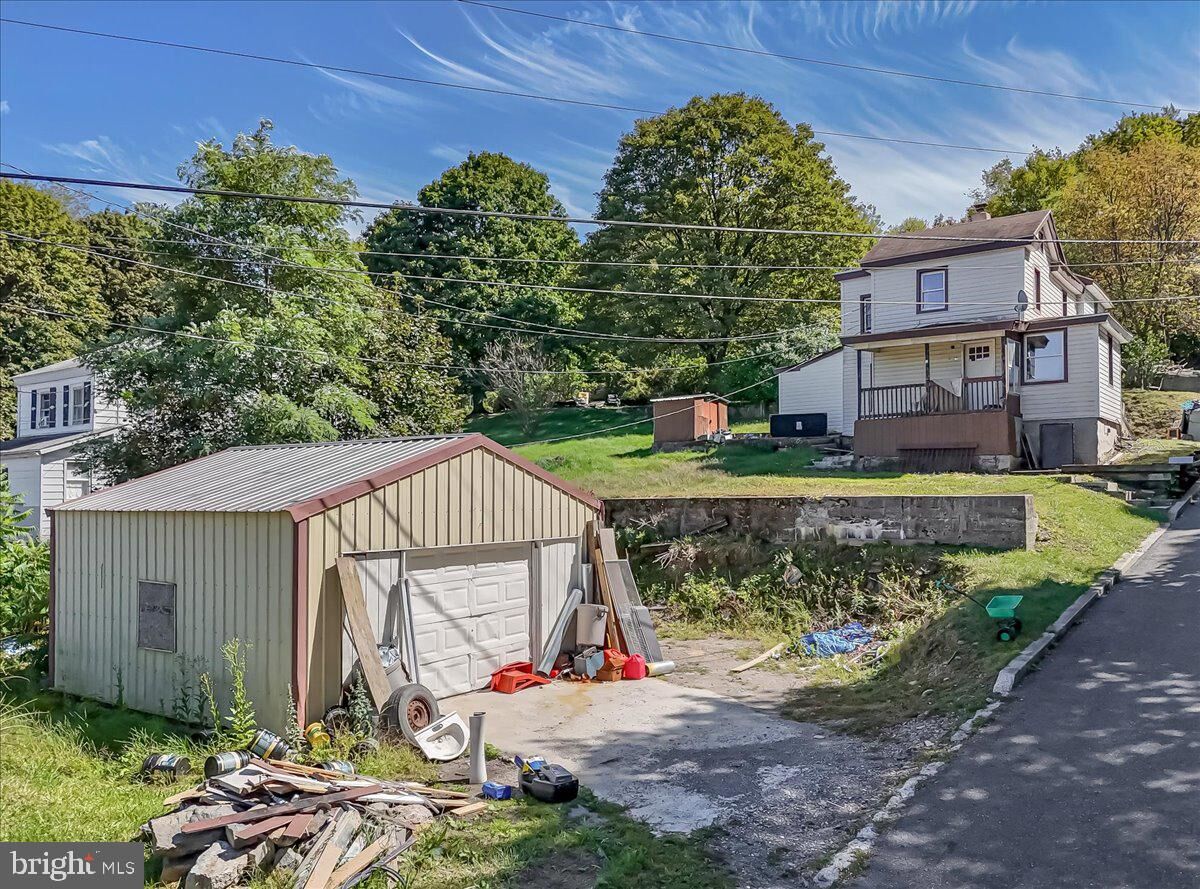 Property Photo:  45 W Vernon Street  PA 18250 